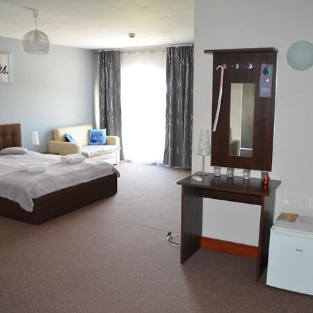 Hotel Tenis Chrzastowice Экстерьер фото