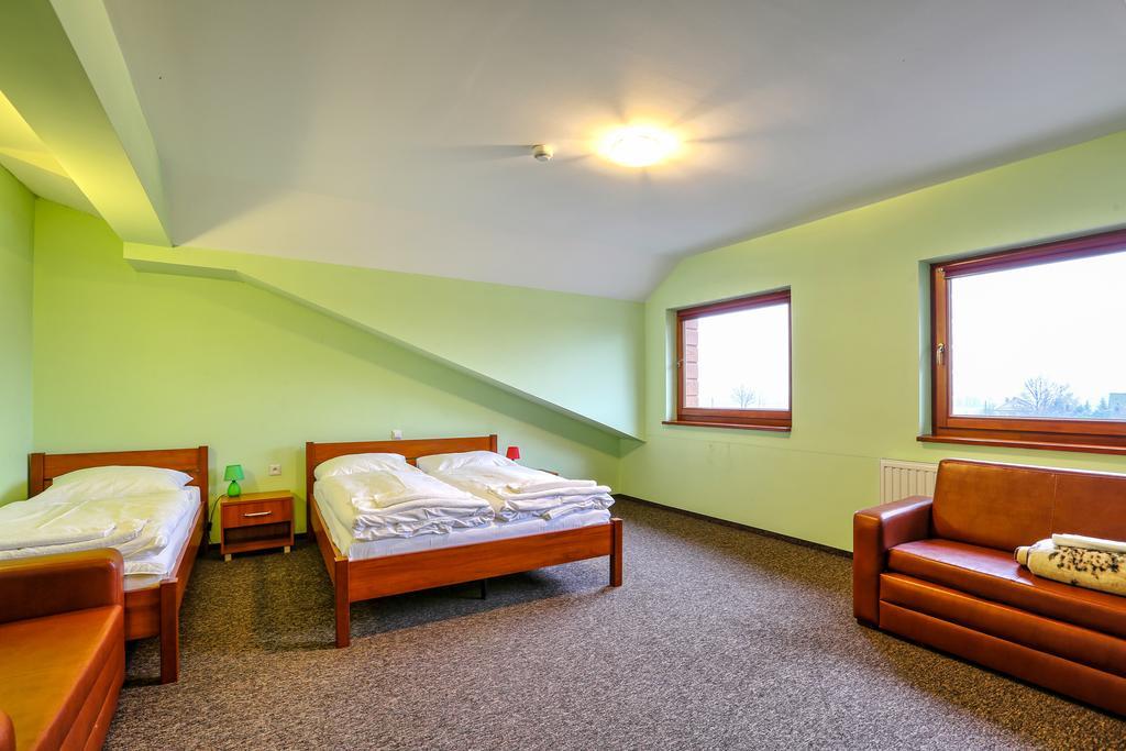 Hotel Tenis Chrzastowice Экстерьер фото