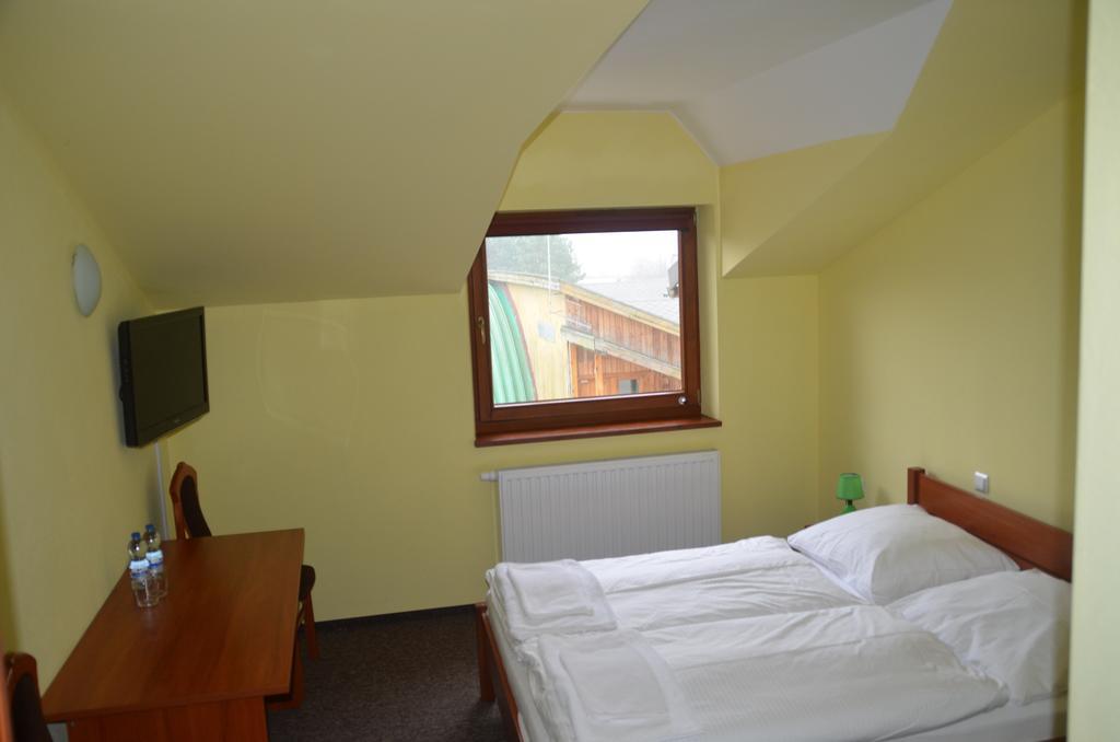 Hotel Tenis Chrzastowice Номер фото