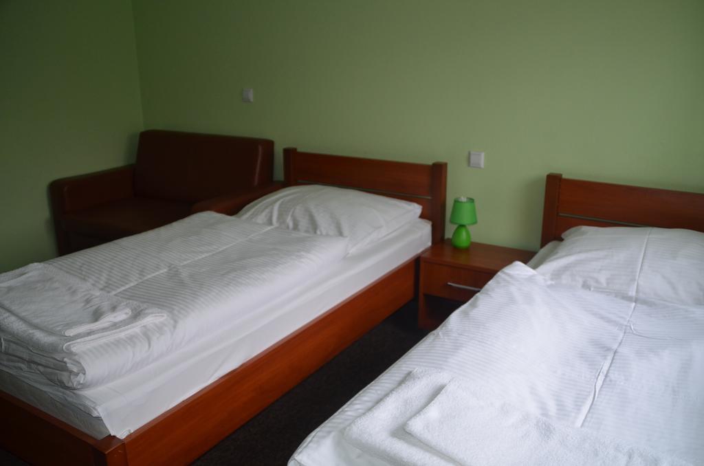 Hotel Tenis Chrzastowice Номер фото