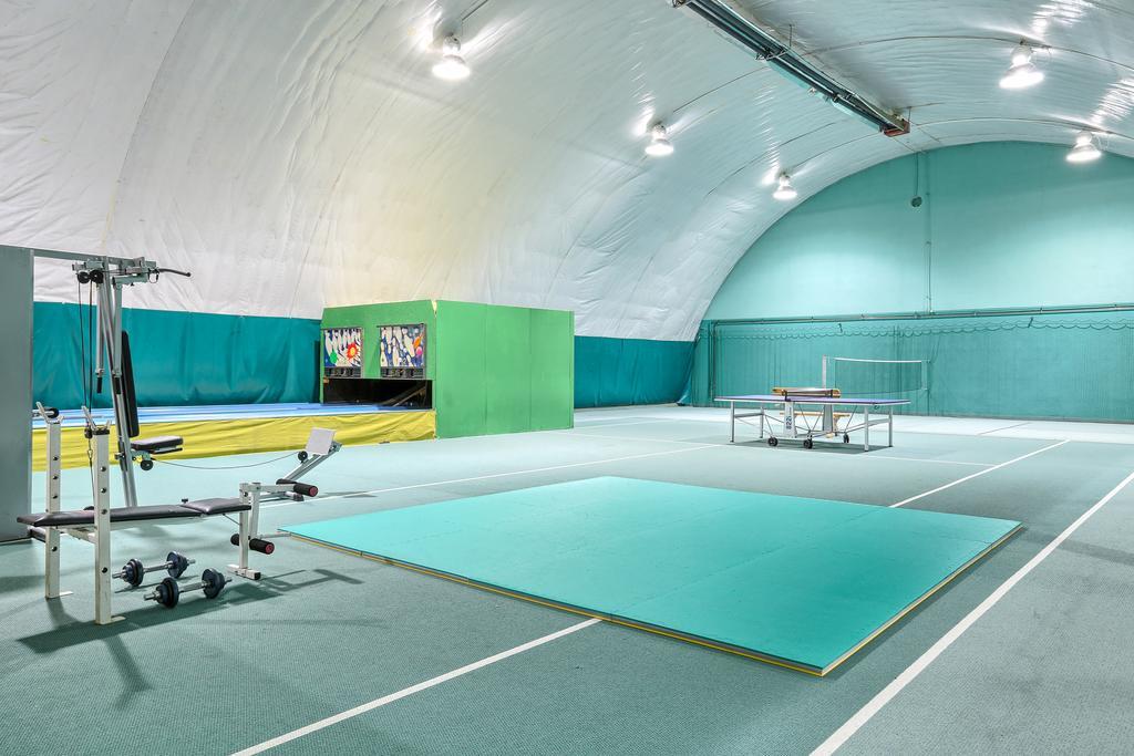Hotel Tenis Chrzastowice Экстерьер фото