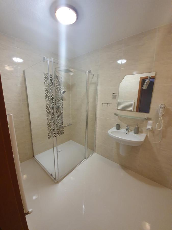 Hotel Tenis Chrzastowice Экстерьер фото