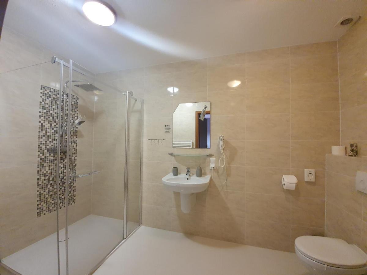 Hotel Tenis Chrzastowice Экстерьер фото
